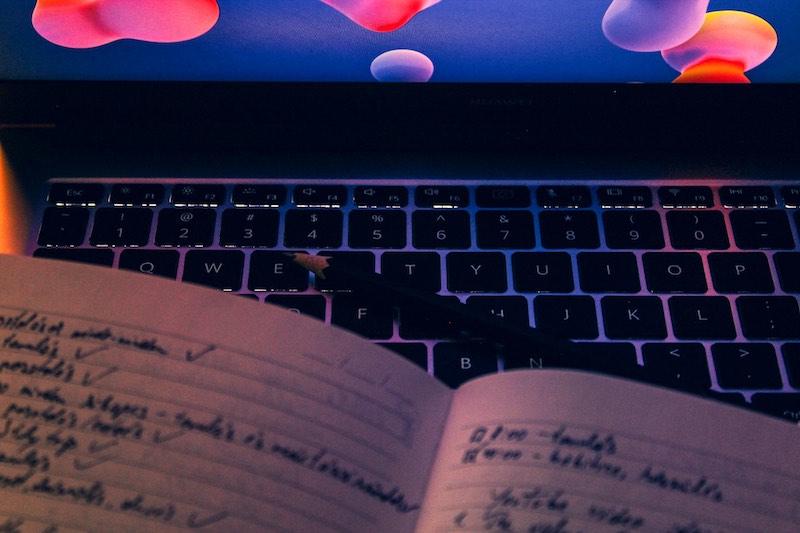 écrire pour le web et utiliser l'IA pour améliorer ses contenus